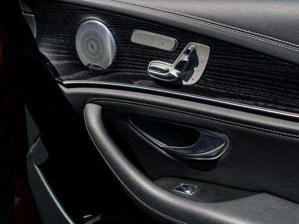 Mercedes-Benz E-Класс V (W213 S213 C238) с пробегом 2020 года, цена 4 600 000 рублей, 77300 км, седан, Автокод Объявления