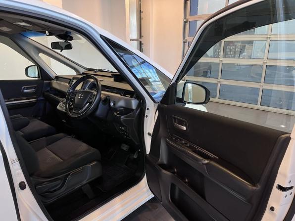 Honda Freed II с пробегом 2017 года, цена 1 625 000 рублей, 110703 км, компактвэн, Автокод Объявления