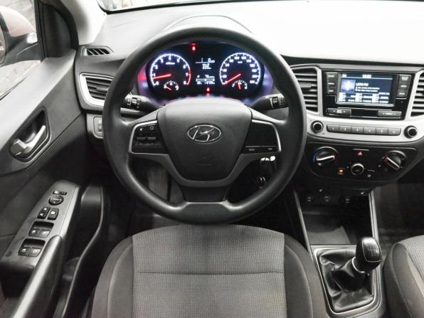 Hyundai Solaris II с пробегом 2019 года, цена 1 360 000 рублей, 115728 км, седан, Автокод Объявления