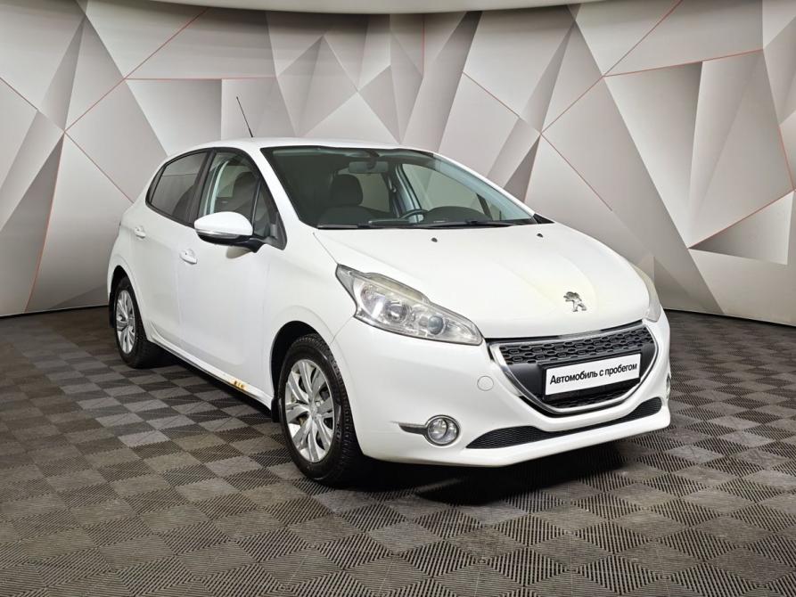 Peugeot 208 I Москва  - изображение 3
