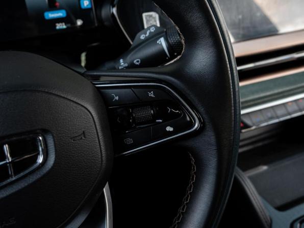 Geely Monjaro I с пробегом 2023 года, цена 3 050 000 рублей, 51490 км, внедорожник, Автокод Объявления