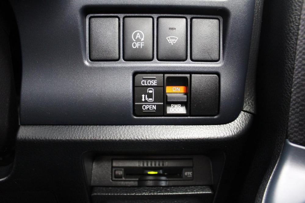 Toyota Voxy III (R80) Красноярск  - изображение 13