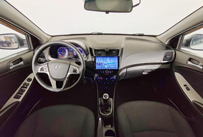 Hyundai Solaris I Рестайлинг с пробегом 2015 года, цена 1 000 000 рублей, 112878 км, седан, Автокод Объявления