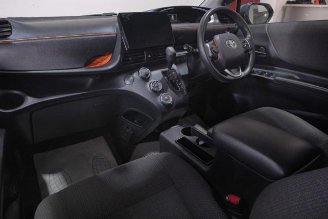 Toyota Sienta II Рестайлинг с пробегом 2019 года, цена 1 279 000 рублей, 108575 км, компактвэн, Автокод Объявления