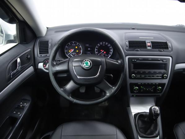 Skoda Octavia II (A5) Рестайлинг с пробегом 2012 года, цена 690 000 рублей, 241196 км, лифтбек, Автокод Объявления