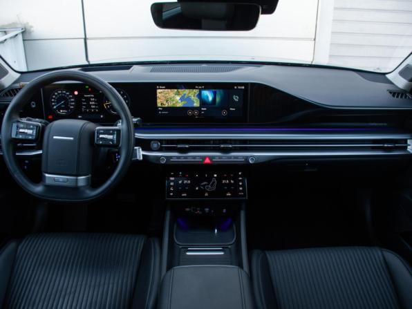 Hyundai Grandeur VII с пробегом 2023 года, цена 3 798 000 рублей, 6485 км, седан, Автокод Объявления