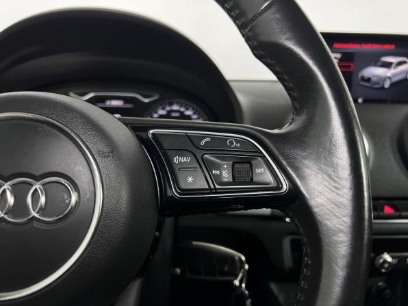 Audi A3 III (8V) Рестайлинг с пробегом 2018 года, цена 1 840 000 рублей, 148579 км, хэтчбек, Автокод Объявления