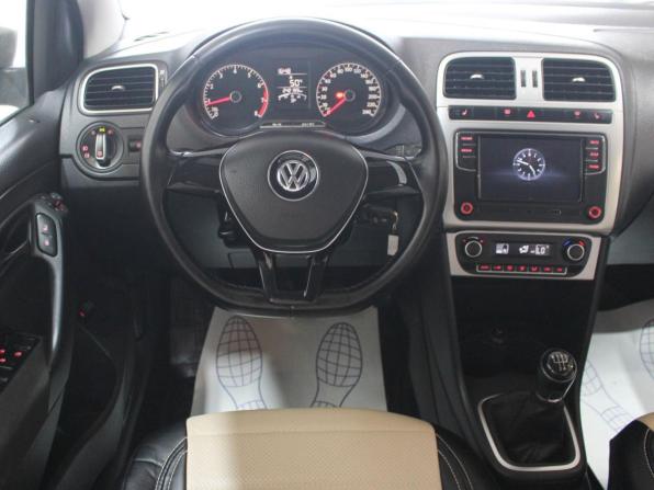 Volkswagen Polo V Рестайлинг с пробегом 2016 года, цена 798 000 рублей, 242170 км, седан, Автокод Объявления