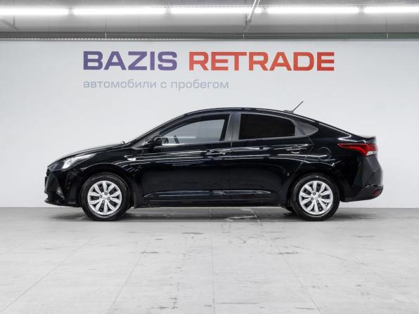 Hyundai Solaris II Рестайлинг с пробегом 2022 года, цена 1 680 000 рублей, 120537 км, седан, Автокод Объявления