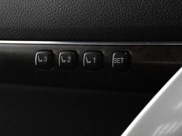 Toyota Land Cruiser 200 Series Рестайлинг 1 с пробегом 2013 года, цена 3 949 000 рублей, 193941 км, внедорожник, Автокод Объявления