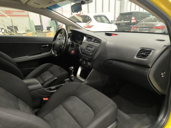 Kia Ceed II Рестайлинг с пробегом 2016 года, цена 1 042 236 рублей, 114000 км, хэтчбек, Автокод Объявления