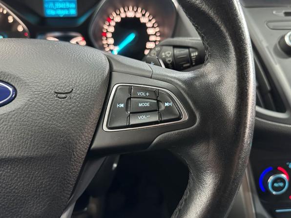 Ford Kuga II Рестайлинг с пробегом 2017 года, цена 1 520 000 рублей, 137427 км, внедорожник, Автокод Объявления