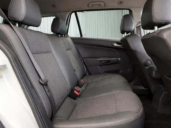 Opel Astra H Рестайлинг с пробегом 2011 года, цена 447 000 рублей, 217063 км, универсал, Автокод Объявления
