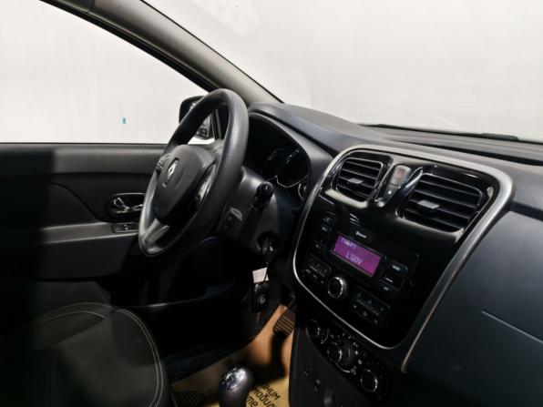 Renault Logan II с пробегом 2018 года, цена 899 000 рублей, 82000 км, седан, Автокод Объявления