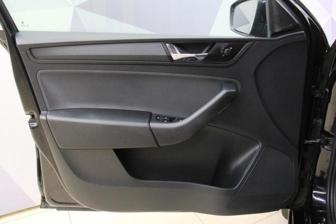 Skoda Rapid I Рестайлинг с пробегом 2018 года, цена 1 219 300 рублей, 157506 км, лифтбек, Автокод Объявления