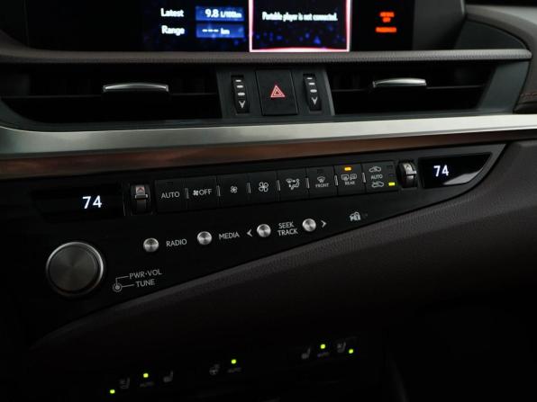 Lexus ES VII Рестайлинг с пробегом 2021 года, цена 4 618 888 рублей, 71562 км, седан, Автокод Объявления