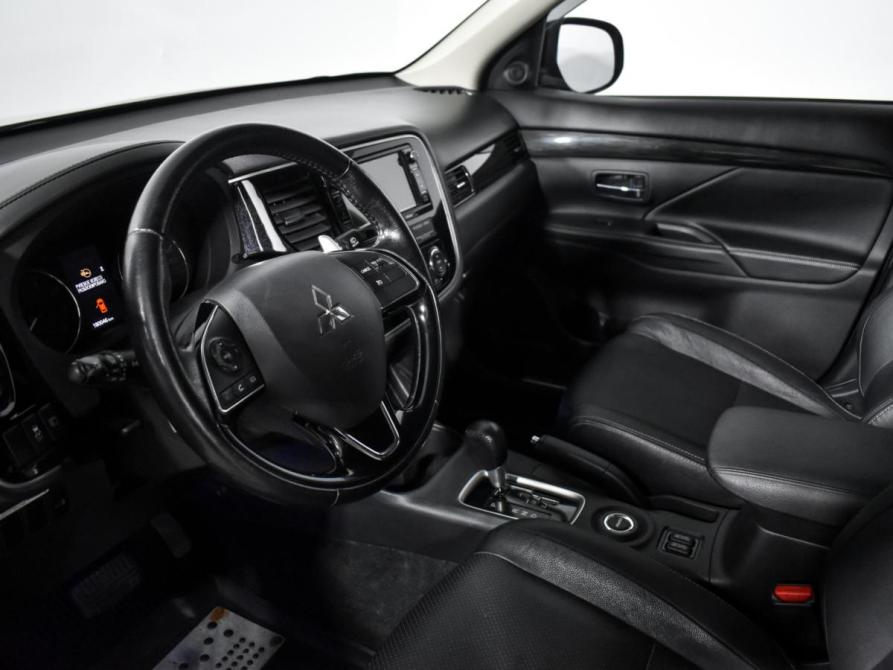 Mitsubishi Outlander III Рестайлинг 2 Санкт-Петербург  - изображение 9
