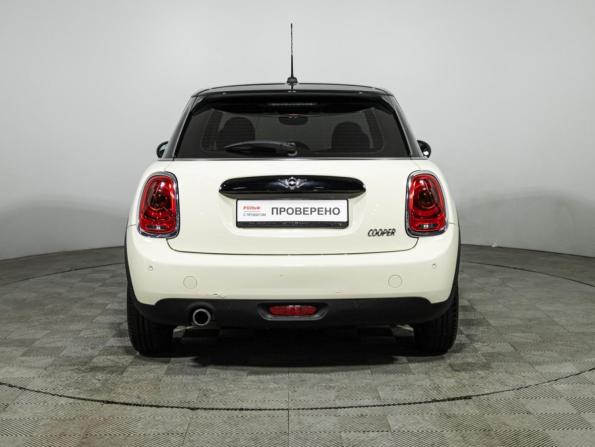 Mini Hatch III (F55/F56) с пробегом 2016 года, цена 1 510 000 рублей, 85818 км, хэтчбек, Автокод Объявления