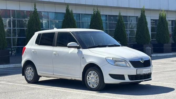 Skoda Fabia II Рестайлинг с пробегом 2011 года, цена 420 000 рублей, 253368 км, хэтчбек, Автокод Объявления