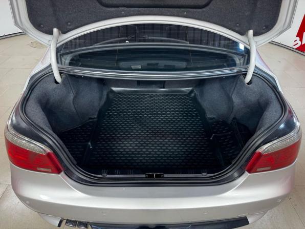 BMW 5 серии V (E60/E61) с пробегом 2004 года, цена 999 000 рублей, 379200 км, седан, Автокод Объявления