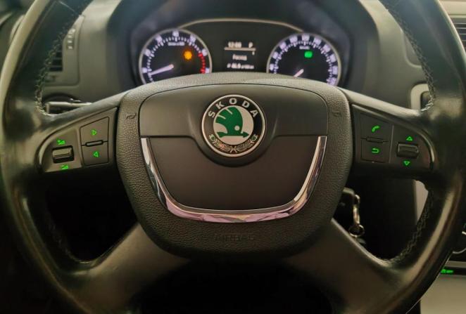 Skoda Octavia II (A5) Рестайлинг с пробегом 2009 года, цена 575 000 рублей, 214270 км, лифтбек, Автокод Объявления