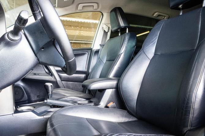 Toyota RAV4 IV (XA40) с пробегом 2014 года, цена 2 399 000 рублей, 136025 км, внедорожник, Автокод Объявления