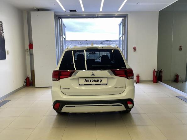 Mitsubishi Outlander III Рестайлинг 3 с пробегом 2019 года, цена 2 200 000 рублей, 131172 км, внедорожник, Автокод Объявления