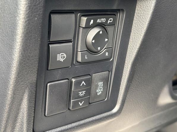 Toyota Land Cruiser Prado 150 Series Рестайлинг 2 с пробегом 2019 года, цена 5 499 000 рублей, 89416 км, внедорожник, Автокод Объявления