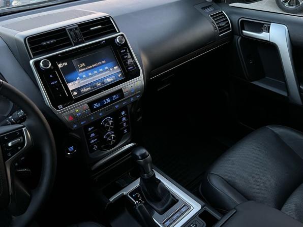 Toyota Land Cruiser Prado 150 Series Рестайлинг 2 с пробегом 2018 года, цена 4 750 000 рублей, 89426 км, внедорожник, Автокод Объявления
