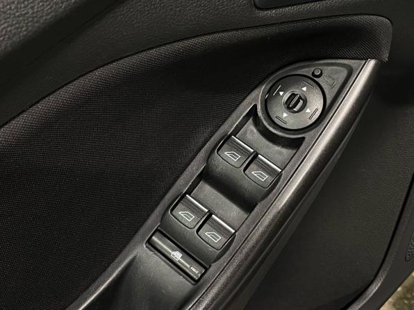 Ford Focus III Рестайлинг с пробегом 2019 года, цена 1 384 000 рублей, 67900 км, хэтчбек, Автокод Объявления