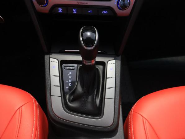 Hyundai Elantra VI (AD) с пробегом 2016 года, цена 1 270 000 рублей, 179711 км, седан, Автокод Объявления