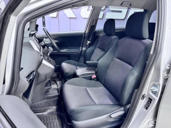 Toyota Wish II Рестайлинг с пробегом 2016 года, цена 1 849 000 рублей, 80000 км, минивэн, Автокод Объявления