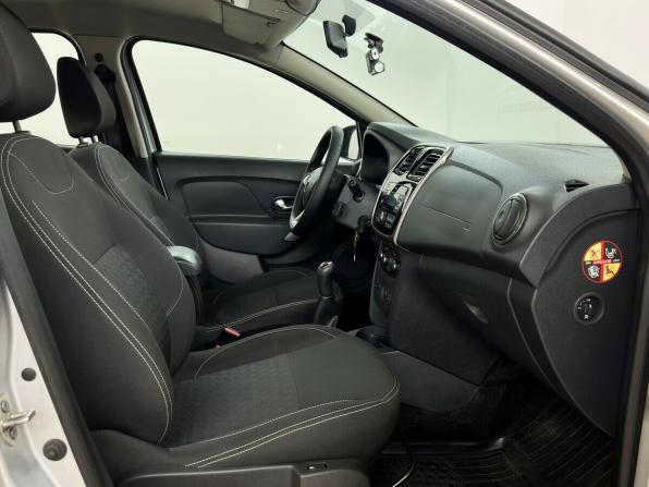 Renault Logan II Рестайлинг с пробегом 2020 года, цена 1 030 000 рублей, 81227 км, седан, Автокод Объявления