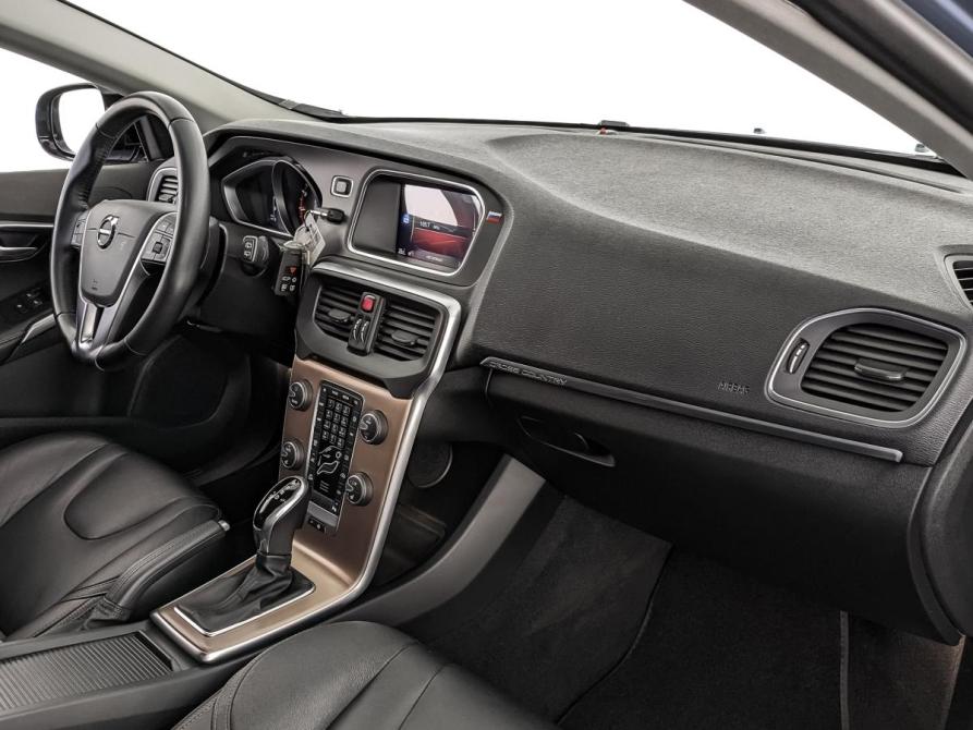 Volvo V40 II Рестайлинг Москва  - изображение 13