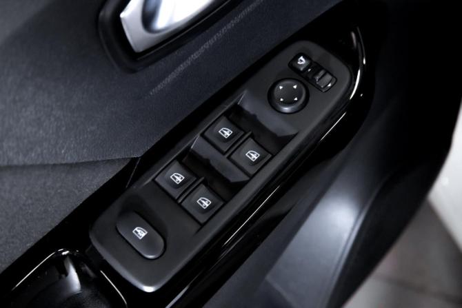 Renault Kaptur I Рестайлинг с пробегом 2020 года, цена 1 649 900 рублей, 93291 км, внедорожник, Автокод Объявления