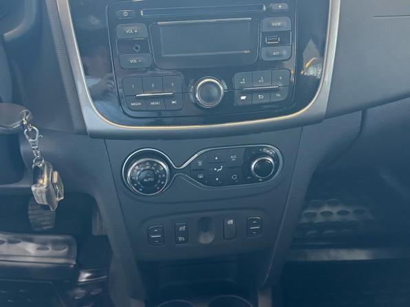 Renault Sandero II с пробегом 2016 года, цена 899 000 рублей, 134934 км, хэтчбек, Автокод Объявления