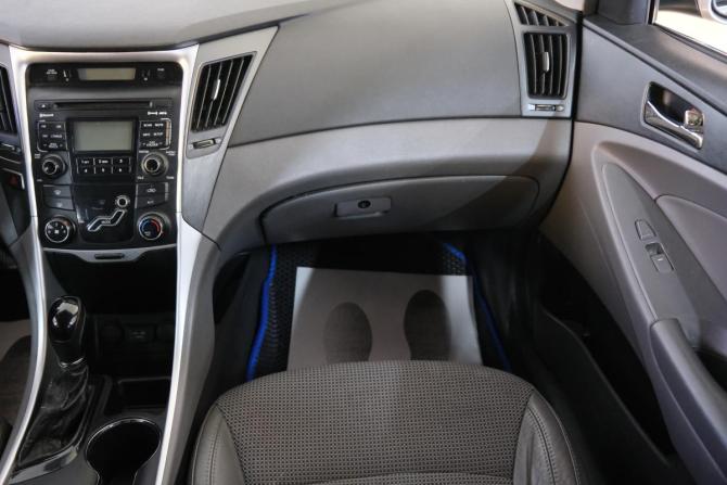 Hyundai Sonata VI (YF) с пробегом 2010 года, цена 989 000 рублей, 220000 км, седан, Автокод Объявления