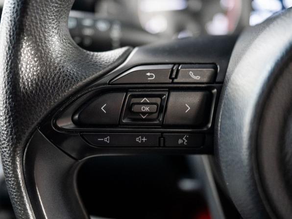 Toyota Yaris IV с пробегом 2020 года, цена 1 040 000 рублей, 130895 км, хэтчбек, Автокод Объявления
