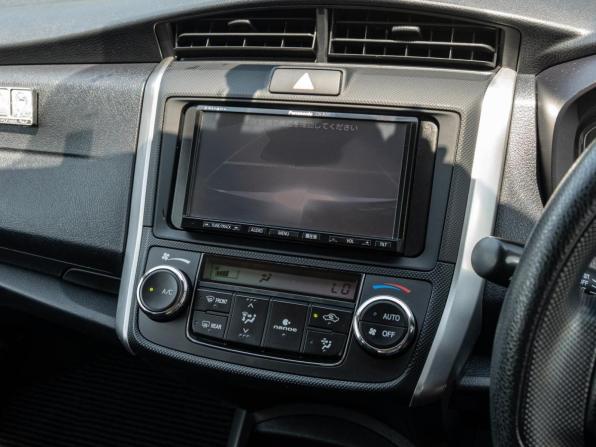 Toyota Corolla XI (E160 E170 E180) с пробегом 2015 года, цена 1 220 000 рублей, 153212 км, универсал, Автокод Объявления