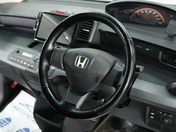 Honda Freed I с пробегом 2010 года, цена 920 000 рублей, 231950 км, компактвэн, Автокод Объявления