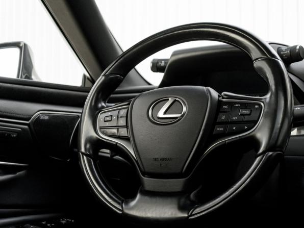 Lexus ES VII с пробегом 2021 года, цена 3 490 000 рублей, 68958 км, седан, Автокод Объявления