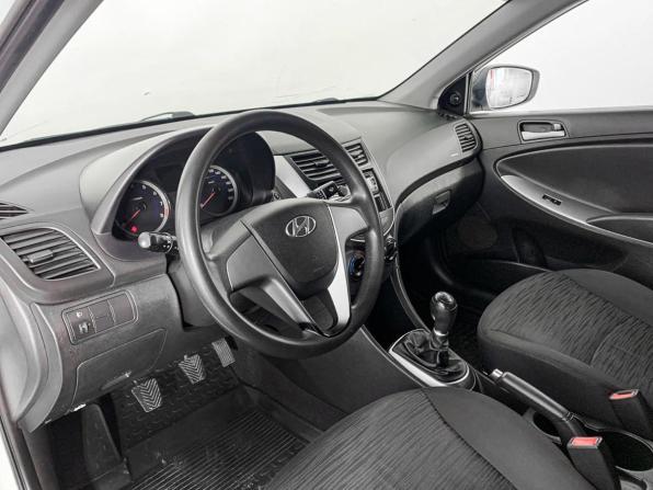 Hyundai Solaris I Рестайлинг с пробегом 2016 года, цена 581 000 рублей, 312801 км, седан, Автокод Объявления