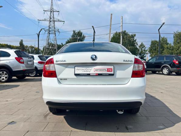 Skoda Rapid I с пробегом 2015 года, цена 950 000 рублей, 207547 км, лифтбек, Автокод Объявления