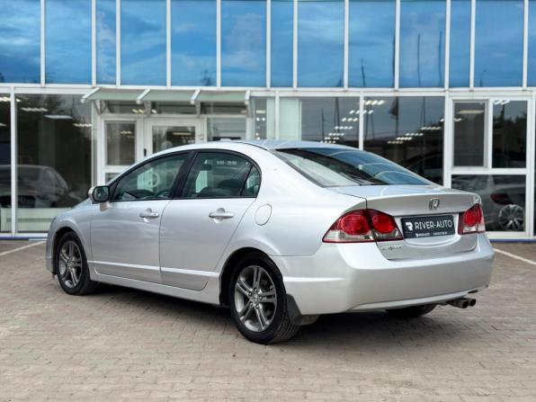 Honda Civic VIII Рестайлинг с пробегом 2009 года, цена 720 000 рублей, 305042 км, седан, Автокод Объявления