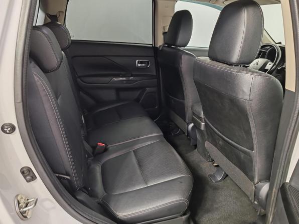 Mitsubishi Outlander III Рестайлинг 2 с пробегом 2016 года, цена 1 599 000 рублей, 137420 км, внедорожник, Автокод Объявления