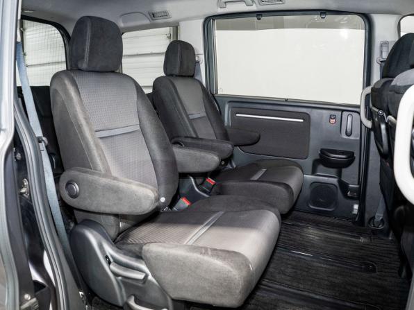 Honda Stepwgn V Рестайлинг с пробегом 2018 года, цена 2 180 000 рублей, 91020 км, минивэн, Автокод Объявления