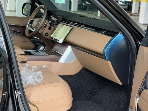 Новый Land Rover Range Rover V 2026 года, цена 30 990 000 рублей, внедорожник, Автокод Объявления