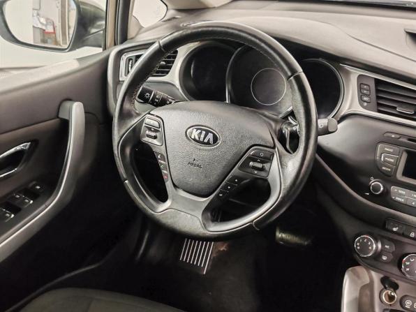 Kia Ceed II Рестайлинг с пробегом 2017 года, цена 1 199 000 рублей, 140434 км, универсал, Автокод Объявления