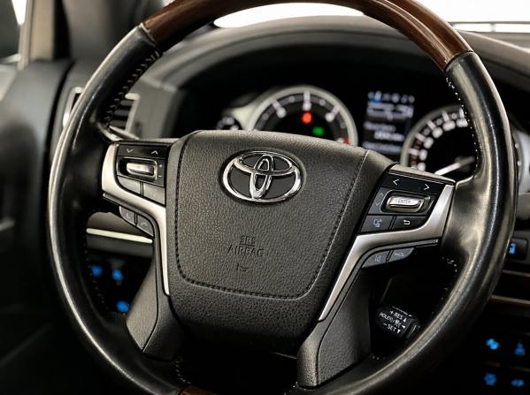 Toyota Land Cruiser 200 Series Рестайлинг 2 с пробегом 2019 года, цена 10 699 000 рублей, 33598 км, внедорожник, Автокод Объявления