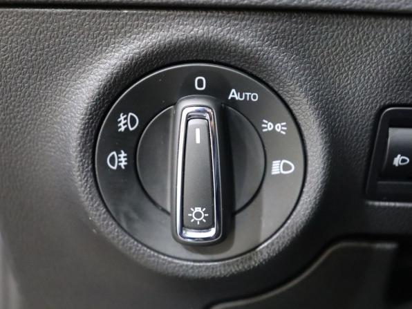 Skoda Karoq I Рестайлинг с пробегом 2024 года, цена 2 999 000 рублей, 3689 км, внедорожник, Автокод Объявления